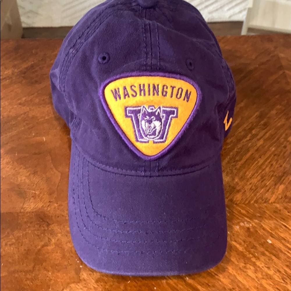 UW Huskies ball cap